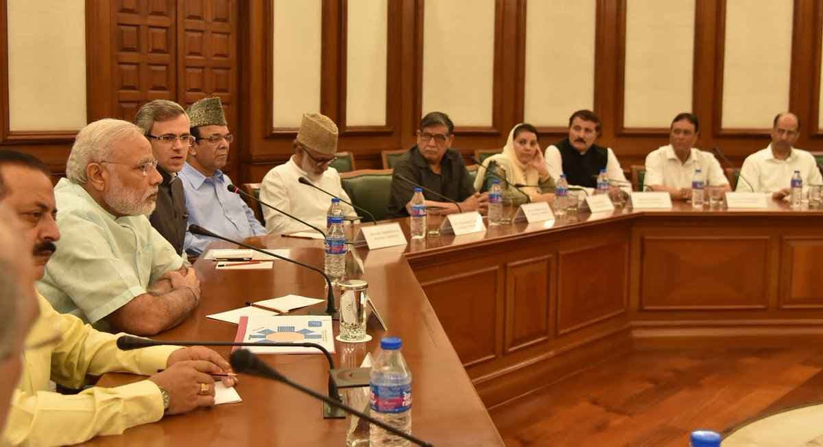 कश्मीर हिंसा: विपक्षी नेताओं के शिष्टमंडल ने पीएम मोदी से की मुलाकात
