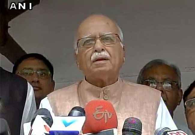 दलितों पर अत्याचार आज की बात नहीं, यह तो पुरानी बात है : आडवाणी