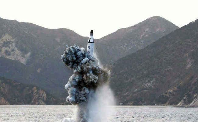 उत्तर कोरिया ने पनडुब्बी चालित मिसाइल का किया प्रायोगिक परीक्षण