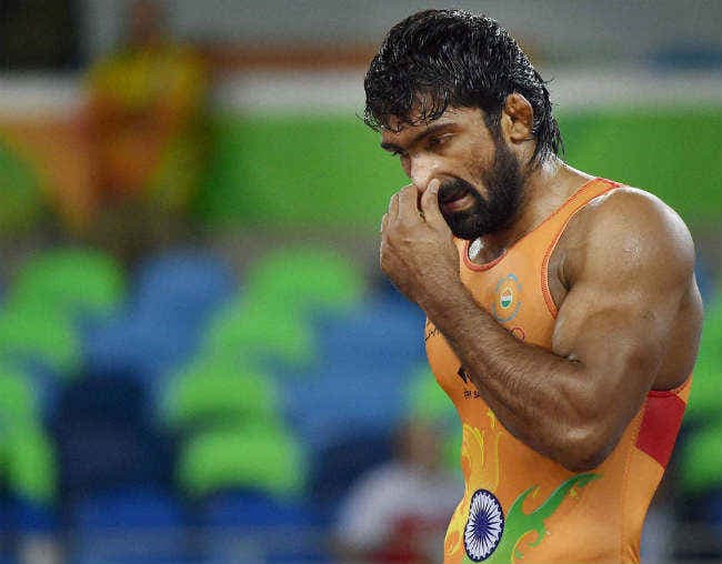 सलमान खान के फैन पर भड़के पहलवान योगेश्वर दत्त, सोशल मीडिया पर जमकर लताड़ा