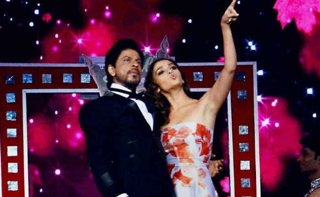 शाहरुख के बिना अधूरी होती ‘डियर जिंदगी'': आलिया भट्ट