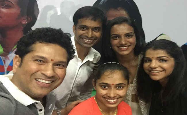 रियो पदक विजेताओं के साथ तेंदुलकर की सेल्फी