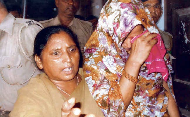 गंडामन मिड डे मील हादसा : हेडमास्टर मीना देवी को 17 साल की सजा