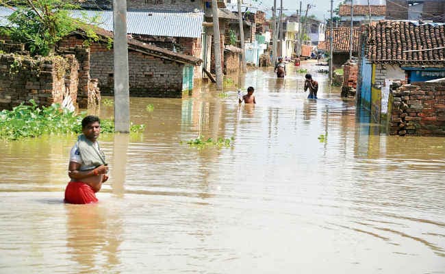 बिहार में बाढ़ : कटिहार के नये इलाकों में घुसा पानी