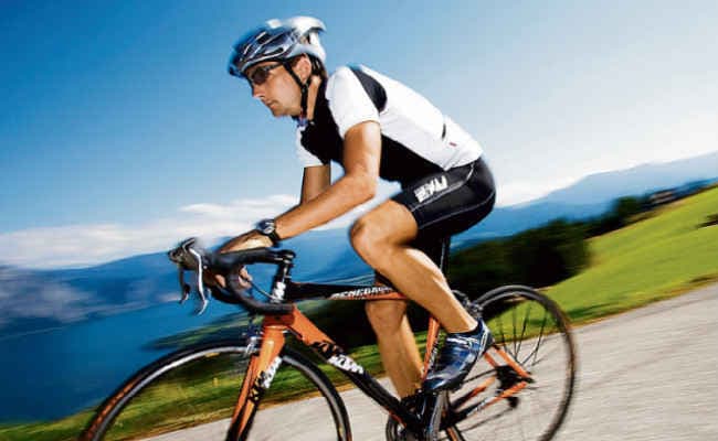 स्पोर्ट्स से खुद को रखें फिट