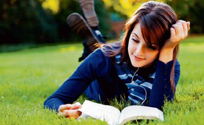 किताबें पढ़नेवाले जीते हैं ज्यादा दिन