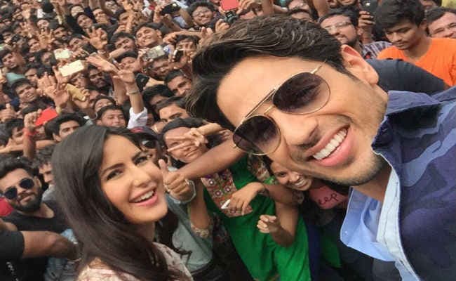 VIDEO: अब पिंक सिटी में ''काला चश्मा'' पर थिरके कैटरीना और सिद्धार्थ