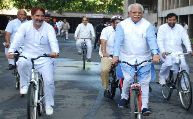 साइकिल पर सवार हुई हरियाणा की मनोहर लाल खट्टर सरकार