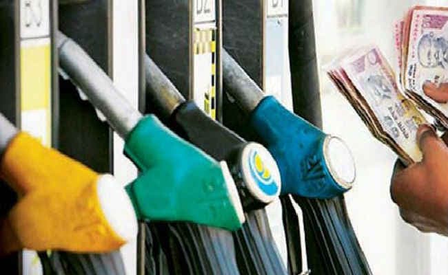 पेट्रोल के दाम 3.38 रुपये  प्रति लीटर बढे, डीजल 2.67 रुपये  महंगा