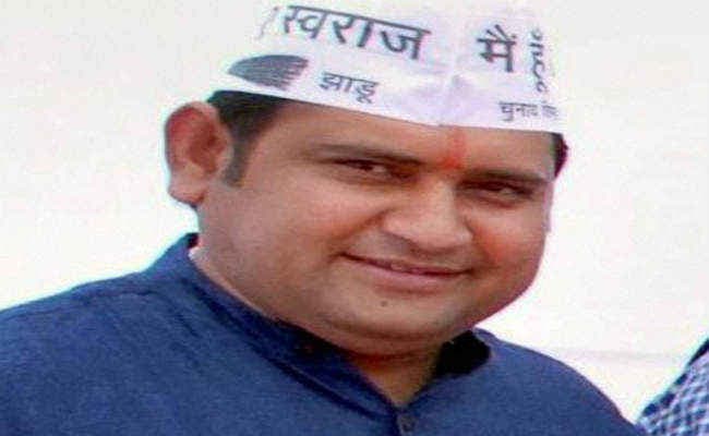 आपत्तिजनक CD मिलने के बाद केजरीवाल ने संदीप कुमार को मंत्री पद से हटाया