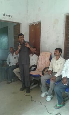 तीन शक्षिकों का प्रतिनियोजन