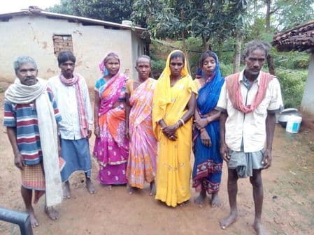 राशन कार्ड बनाने के नाम पर रुपये लेने का आरोप