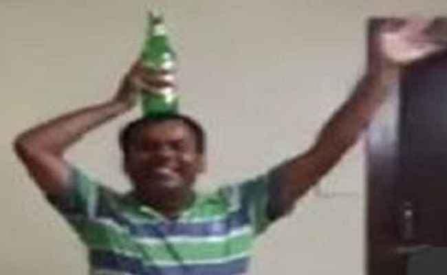 माथे पर बीयर की बोतल रख डांस करने वाले पार्षद के वीडियाे का रांची में होगा सत्यापन