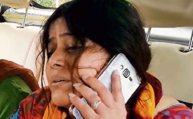 पटना से पत्नी बेबी देवी गिरफ्तार