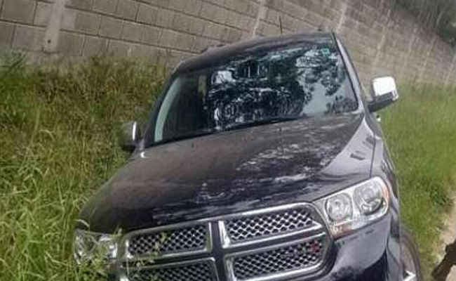 लॉरी से आगे निकलने की होड़ में चालक ने खोया नियंत्रण, युवती की मौत, 4 अन्य जख्मी