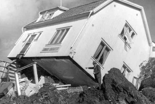 मैक्सिको के अकापुल्को रिसार्ट में बाढ और भूस्खलन का कहर