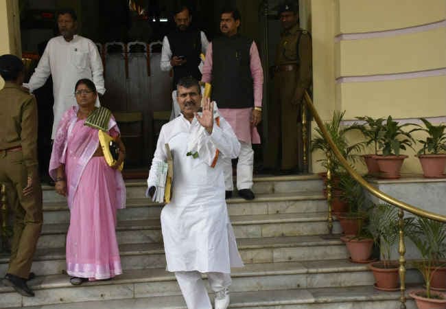 Bihar : जदयू विधायक को धमकी, 55 लाख दो वरना एके 47 से भून देंगे