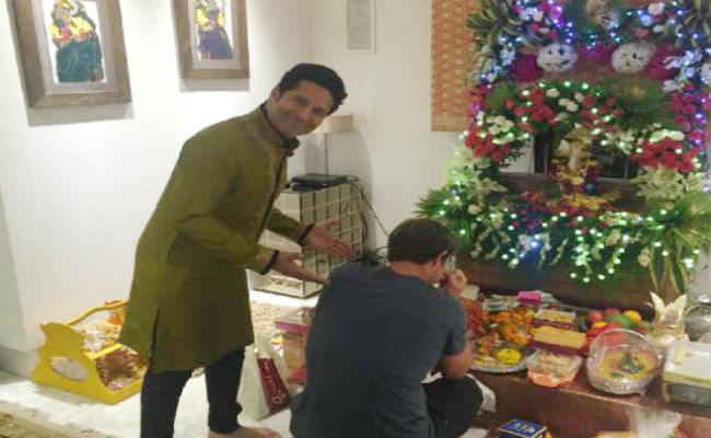 बॉलीवुड कलाकारों के घर ही नहीं क्रिकेटरों के घर भी पधारे बप्‍पा