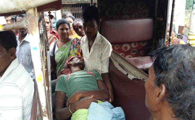 पाकुड़ : तार गिरने से तीन लोगों की मौत