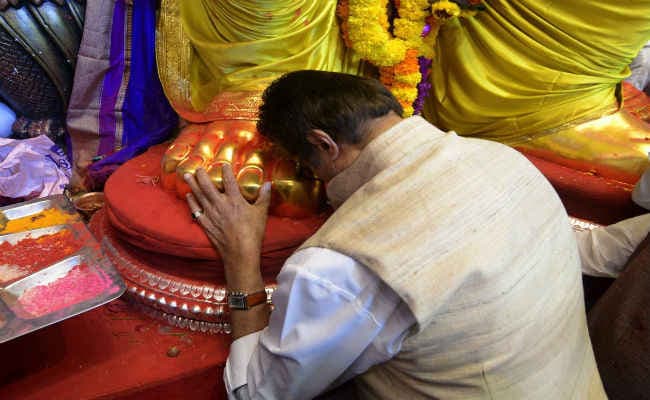 लाल बाग पहुंचे अमिताभ बच्‍चन