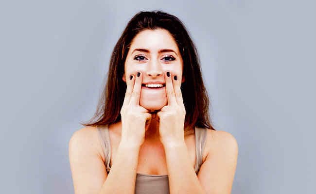 खूबसूरती बढ़ायेगा फेस योग