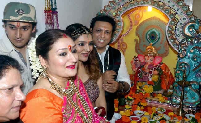 PHOTOS: बॉलीवुड सितारे भी बोले- गणपति बप्‍पा मोरया, मंगल मूर्ति मोरया...