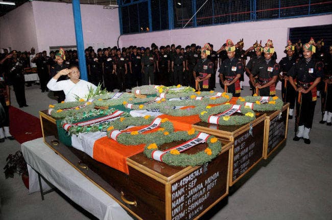 शहीद जावरा मुंडा का हुआ अंतिम संस्कार, श्रद्धांजलि देने उमड़ा पूरा गांव