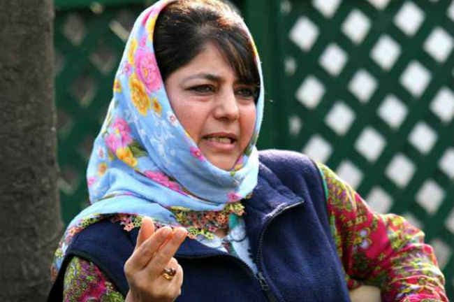 अलगाववादियों को सर्वदलीय प्रतिनिधिमंडल के सामने रोडमैप रखना चाहिए था: महबूबा