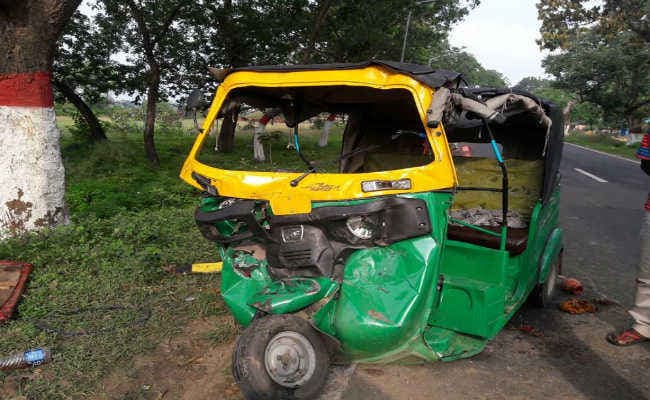 देवघर :  सड़क हादसे में चार की मौत, पांच घायल