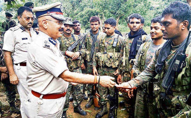 कैंप तक पहुंचे और बरसा दी गोलियां