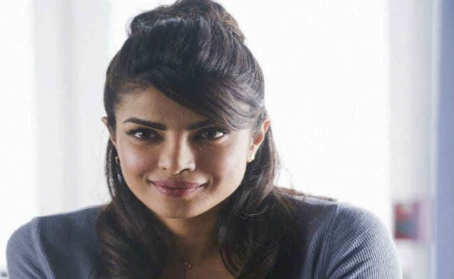 हॉलीवुड की रॉयल्‍स कैटेगरी में शामिल हुईं प्रियंका, ‘W'' मैगजीन के कवर पर दिखीं...