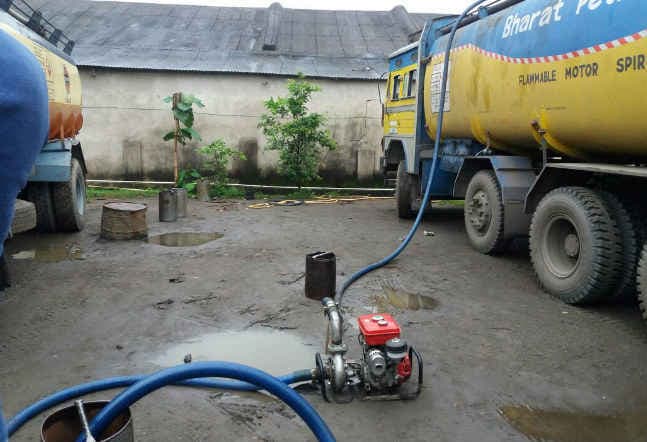 धनबाद के बरवाअड्डा में नकली डीजल बनाने की फैक्ट्री का खुलासा, संचालक फरार