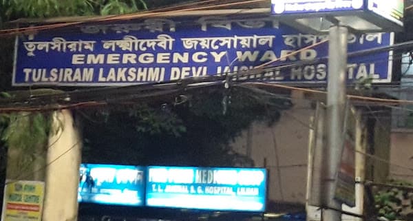 कोरोना संक्रमित मरीज की मौत के बाद परिजनों का शव लेने से इनकार, अस्पताल में हंगामा-तोड़फोड़,