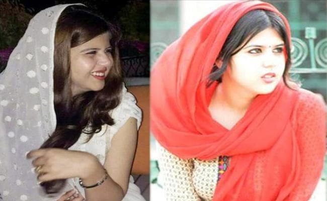 समाजवादी पार्टी की नेता पंखुड़ी पाठक ने एक वीडियो री-ट्वीट किया और नरेंद्र मोदी पर बरस पड़े लोग