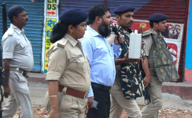 किशनगंज : जुलूस के दौरान झड़प, लाठीचार्ज, पुलिस पदाधिकारी सहित तीन घायल