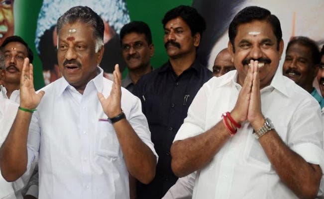 अन्नाद्रमुक में फिर वर्चस्व की जंग : पलानीसामी गुट ने चुनाव आयोग से की महासचिव नियुक्ति की मांग