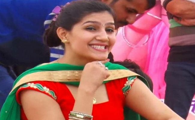 ‘बिग बॉस’ में हुई सपना चौधरी की इंट्री, कहा गंदगी मेरे कपड़े में नहीं, लोगों की ...