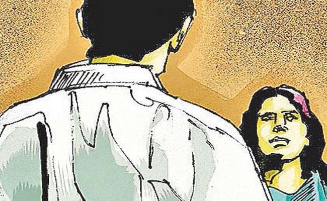 चिकित्सकों पर मरीज को डराने का आरोप