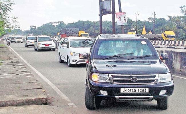 सीएम नीतीश की सुरक्षा में हुई चूक, काफिले में घुसा ट्रक, थानेदार निलंबित