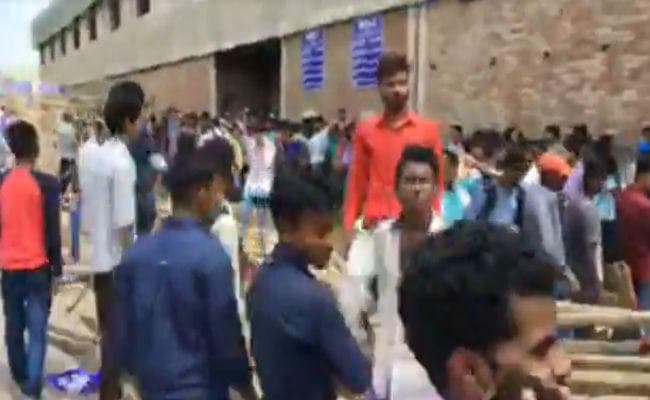 भारत-ऑस्ट्रेलिया टी-20 : अंतिम दिन नहीं हुई टिकटों की बिक्री, लगे ''अमिताभ चौधरी मुर्दाबाद'' के नारे VIDEO