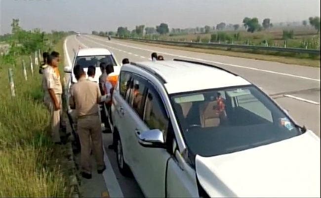 सड़क दुर्घटना में बाल-बाल बचे मोहन भागवत, गाड़ी का टायर फटा अनियंत्रित गाड़ियां एक दूसरे से टकराई