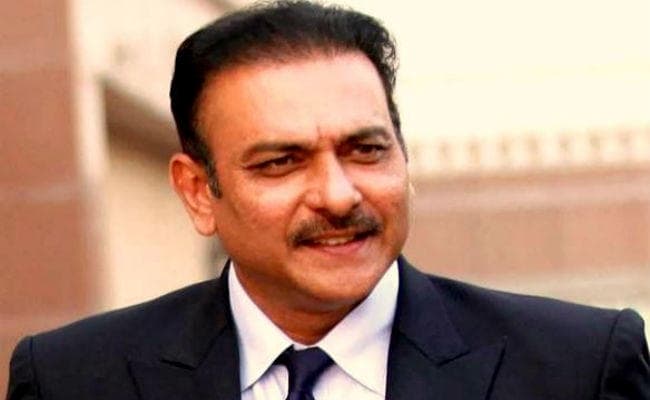 मैदान पर दिखती है धौनी की ''दादागीरी'', अपने दम पर बदल सकते हैं मैच का रुख : रवि शास्त्री