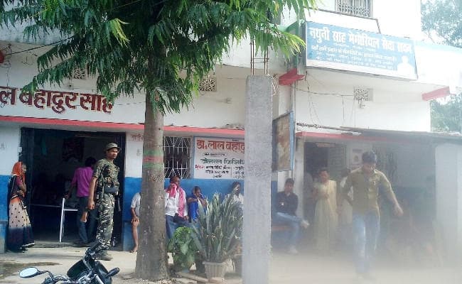 IN PICS : गढ़वा में डॉक्टर लाल बहादुर साह की संस्था में क्यों पहुंची इनकम टैक्स की टीम!