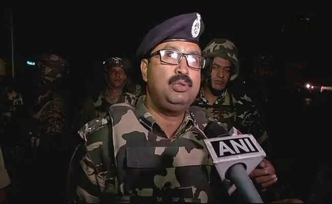 श्रीनगर में CRPF वाहन पर आतंकी हमला