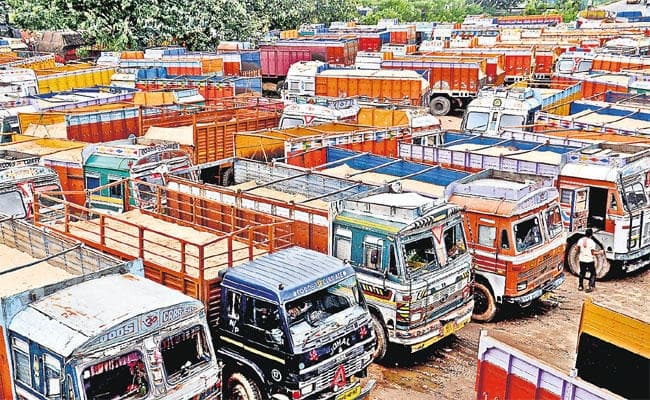 हड़ताल खत्म करने से पहले ट्रांसपोर्टरों ने दी दिवाली बाद बेमियादी हड़ताल की धमकी