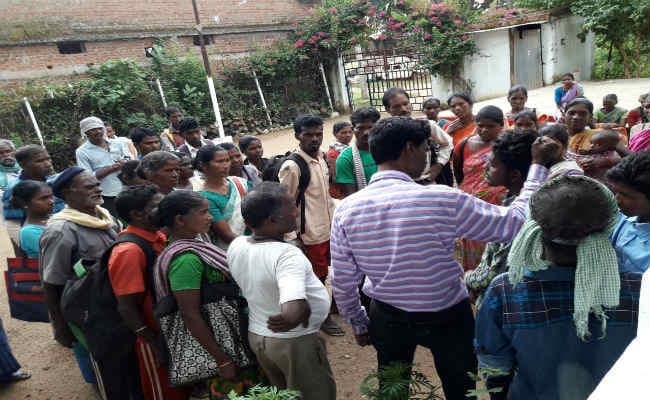 गुमला : बेटी को दिया जन्म, तो प्रेमी ने प्रेमिका को छोड़ा, गुस्साये लोगों ने पीटा