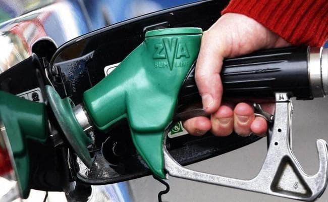 चेतावनी के बाद पेट्रोल पंप डीलरों ने 13 को हड़ताल पर जाने का फैसला वापस लिया