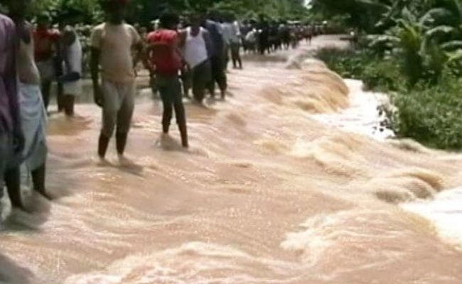 बिहार-झारखंड में भारी बारिश, बंगाल में बाढ़ की स्थिति