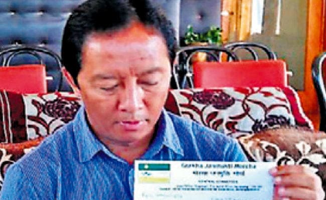 बंगाल : 30 को दार्जिलिंग आयेंगे गुरुंग, विनय तमांग पहुंचे सिलीगुड़ी, जायेंगे कोलकाता