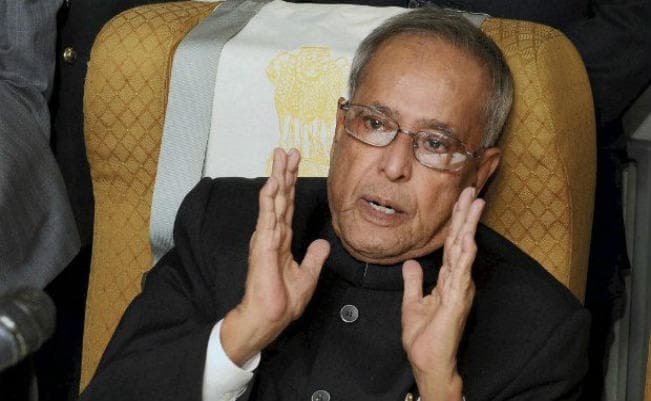 वाजपेयी सरकार बनने के बाद सोनिया गांधी का मेरे प्रति रुख में बदलाव आया था : प्रणब मुखर्जी